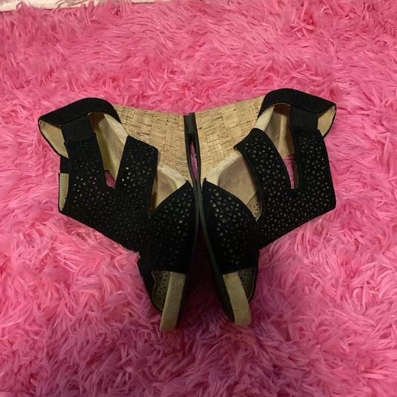 Life Stride Heidi microsuede cork covered open toe laser cut shoes size 8.5 - Picture 10 of 15